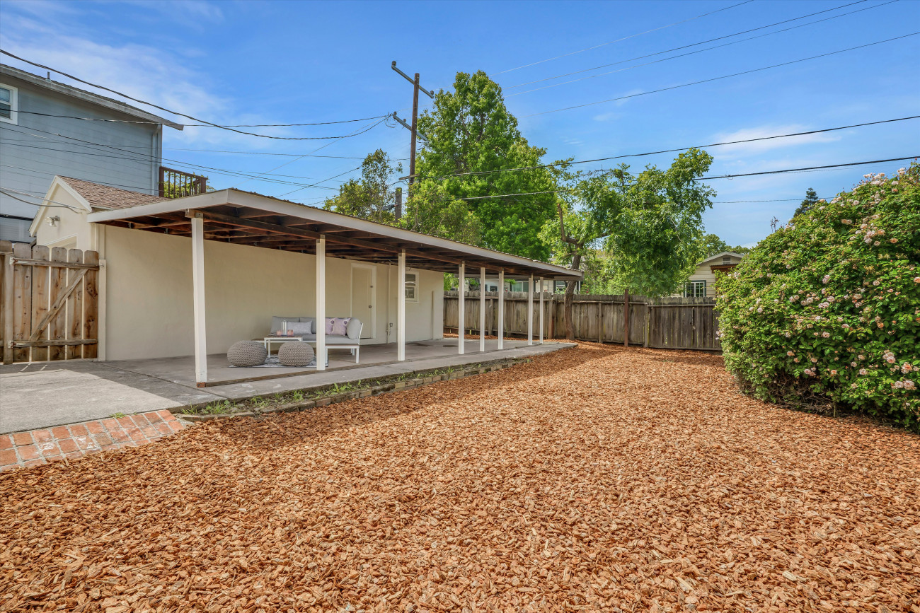 19-561 Cedar st-19.jpg